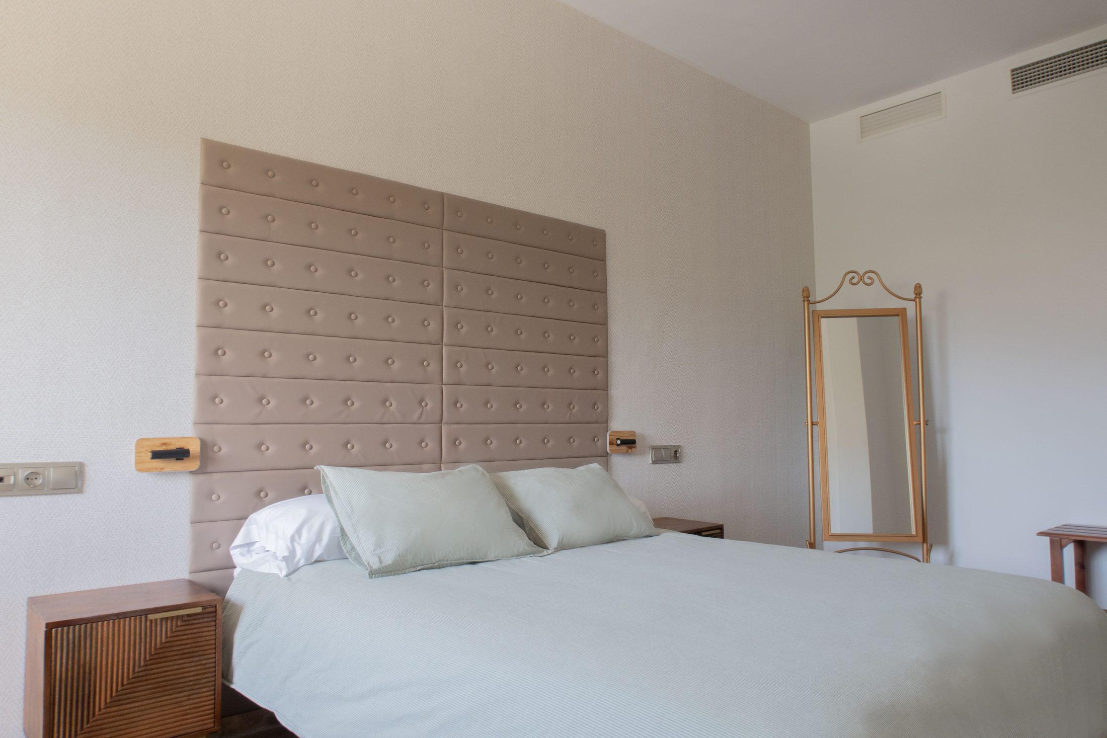 Habitación con vistas al mar de olivos